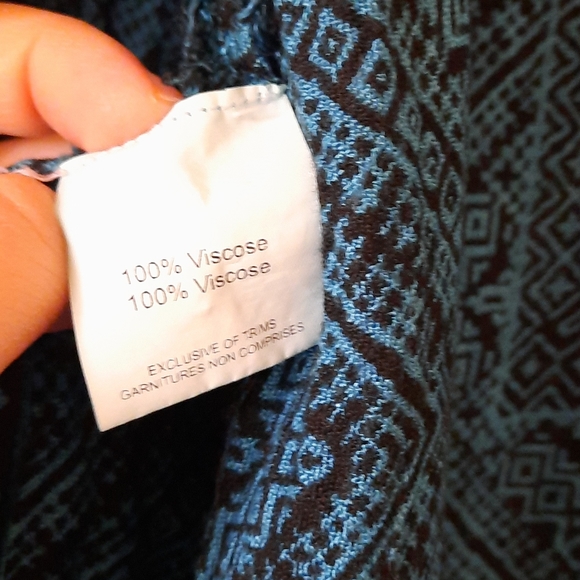Aphorism Large Black & Blue Scarf - Picture 5 of 6